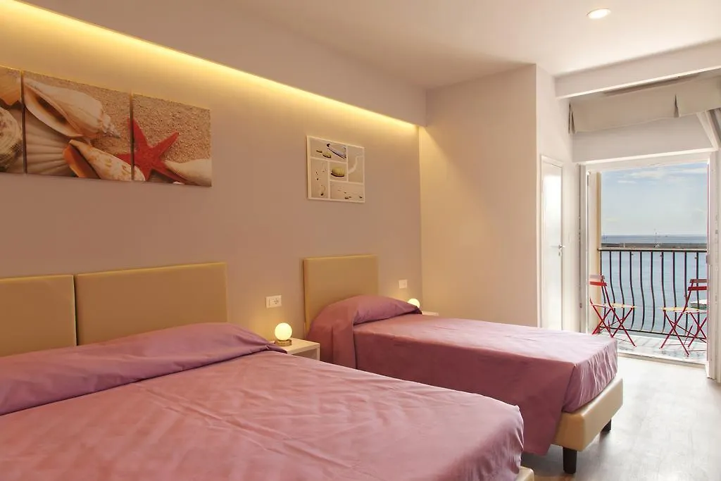 Hotel L'Approdo Porto Azzurro 3*,  إيطاليا